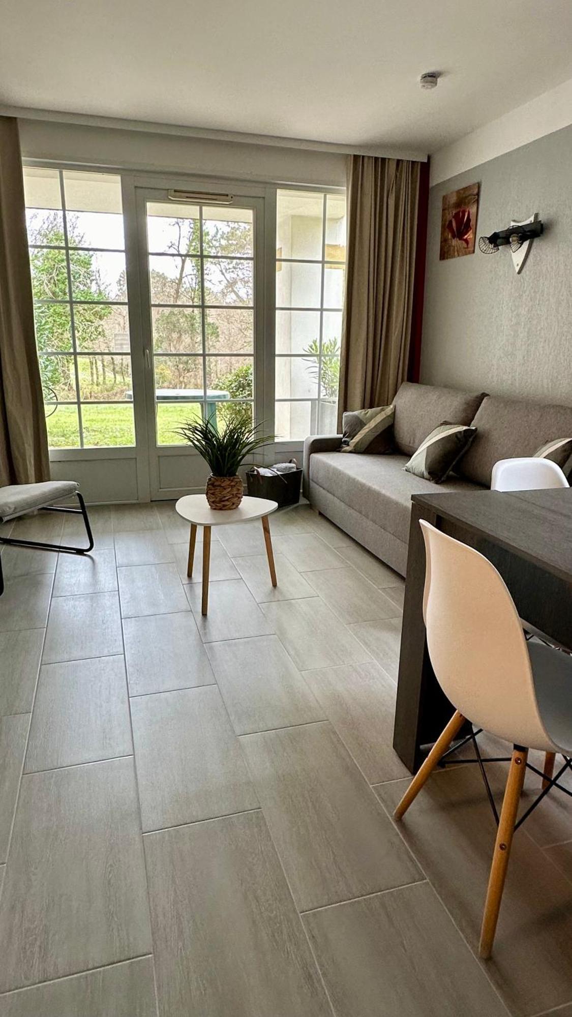 Appartement En Residence Pierre Et Vacance Au Golf Biscarrosse Luaran gambar