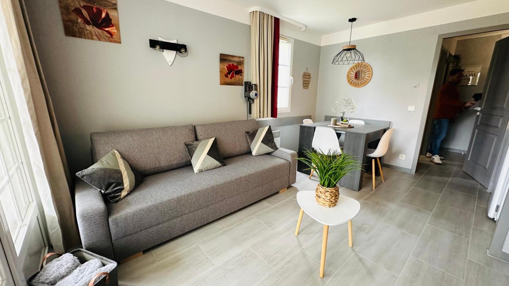 Appartement En Residence Pierre Et Vacance Au Golf Biscarrosse Luaran gambar